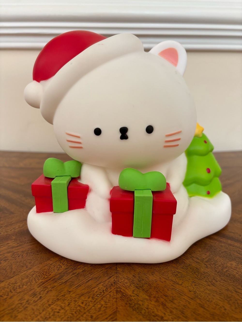 Mimicoco Luna Festive White Cat LED Light Holiday Toy with Red Gifts
